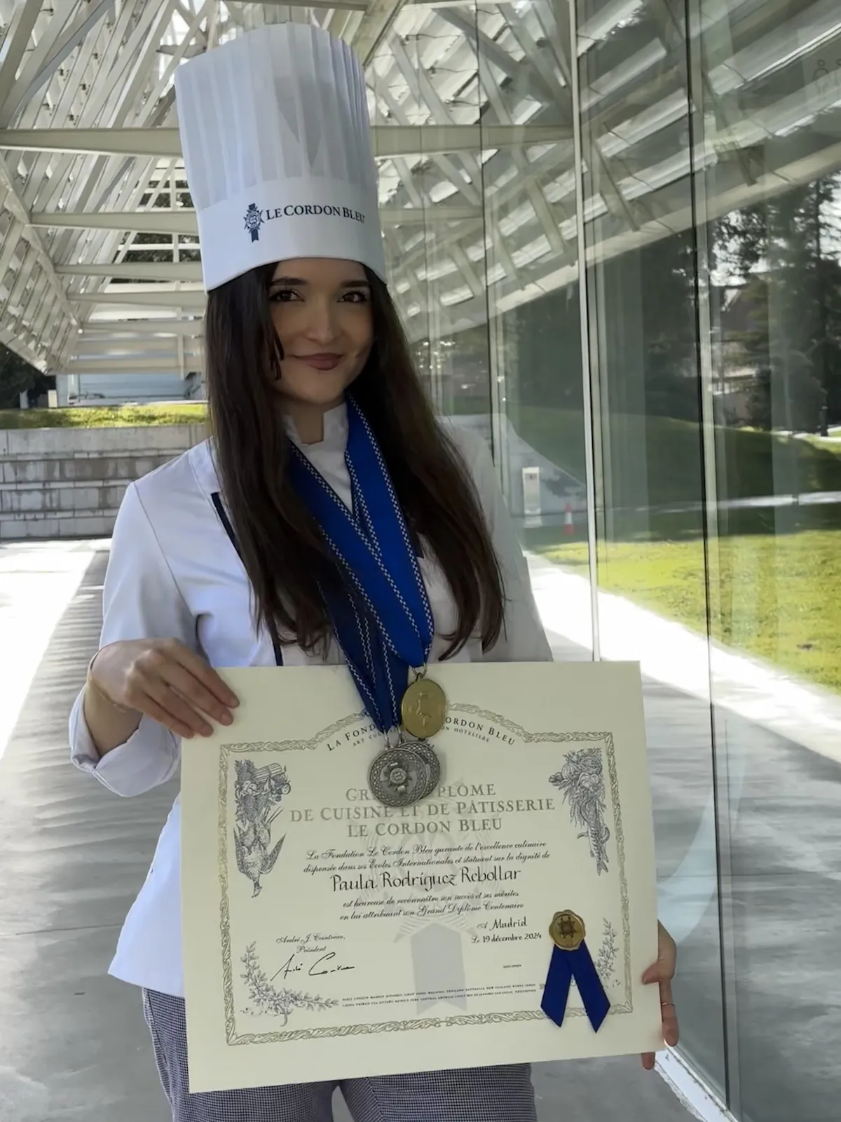 A professional and friendly portrait of Paula Rebollar.